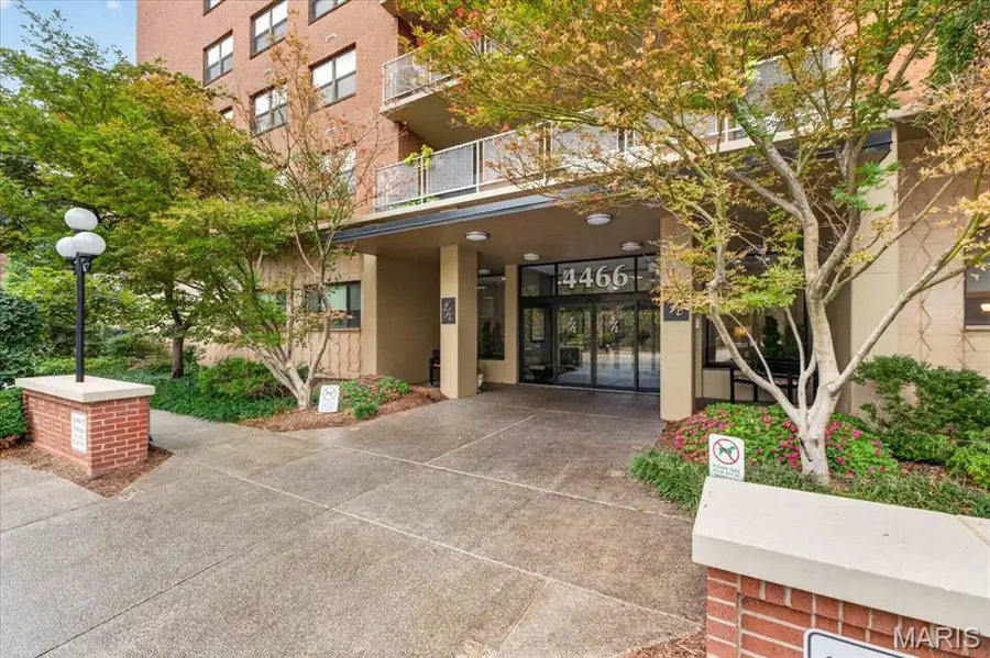 4466 W Pine Boulevard #8C, Saint Louis, MO 63108 - #3