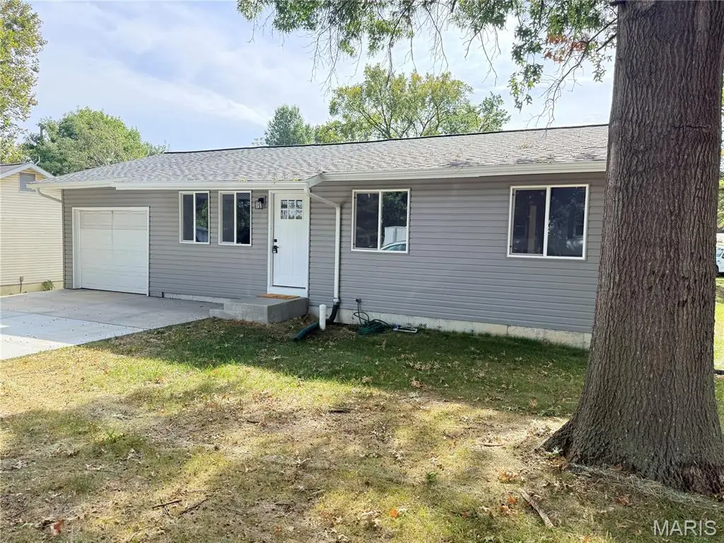 800 Flora Avenue, Warrenton, MO 63383 - #1