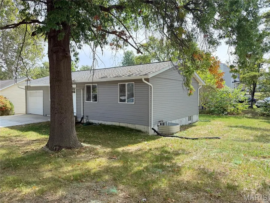 800 Flora Avenue, Warrenton, MO 63383 - #3