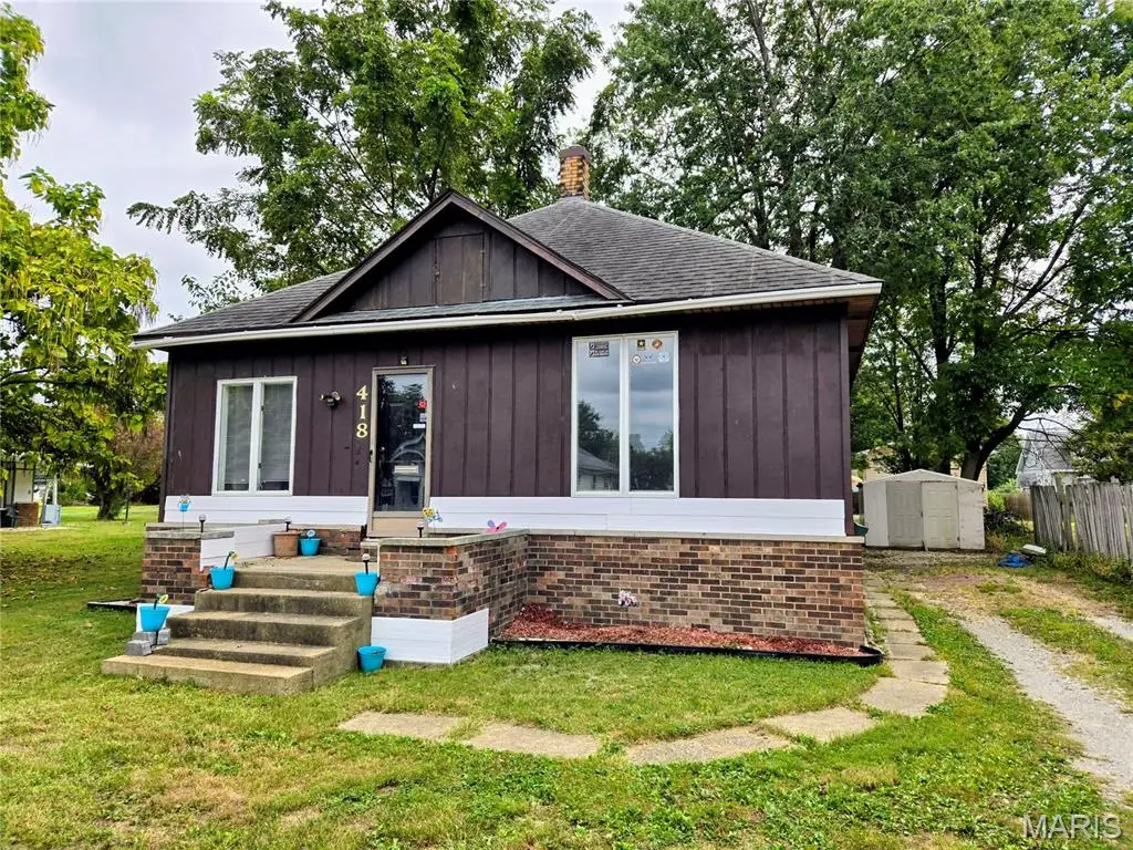 418 E Elm Street, Gillespie, IL 62033 - #1