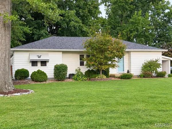 163 Norwood Place, East Alton, IL 62024