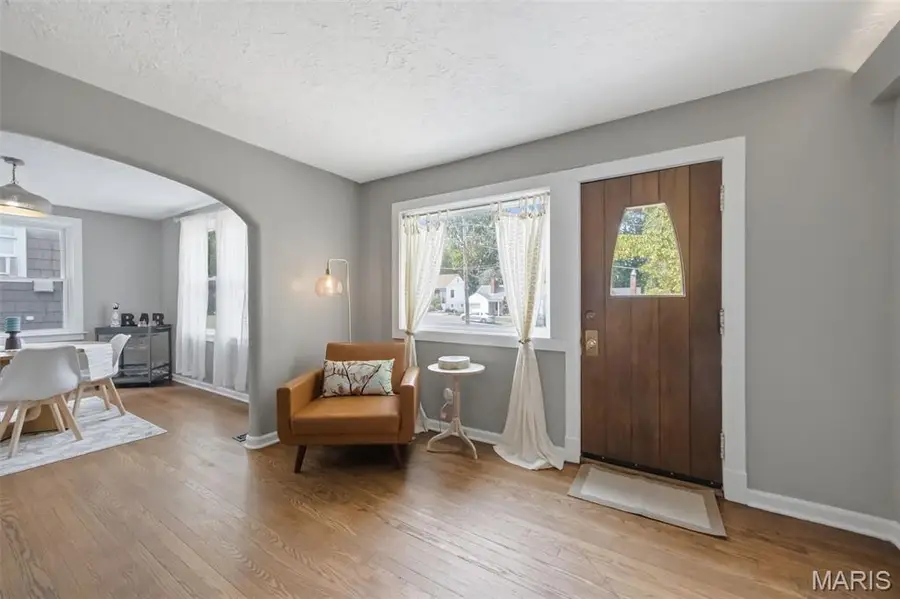 582 N Laclede Station Road, Webster Groves, MO 63119 - #3