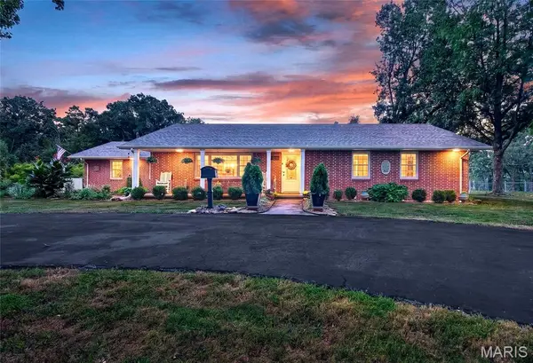 1004 S Jefferson Street, St James, MO 65559