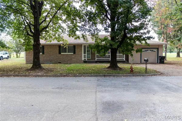 412 N Louise Avenue, St James, MO 65559