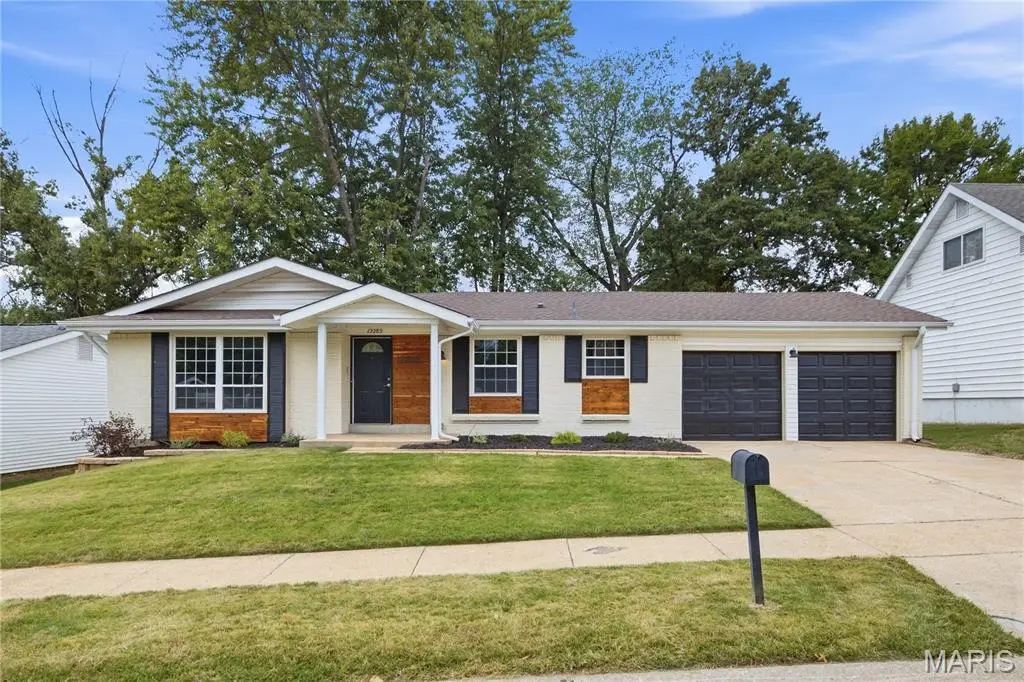12285 Wensley Road, Florissant, MO 63033 - #1
