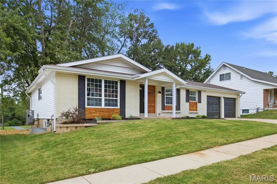 12285 Wensley Road, Florissant, MO 63033 - #2