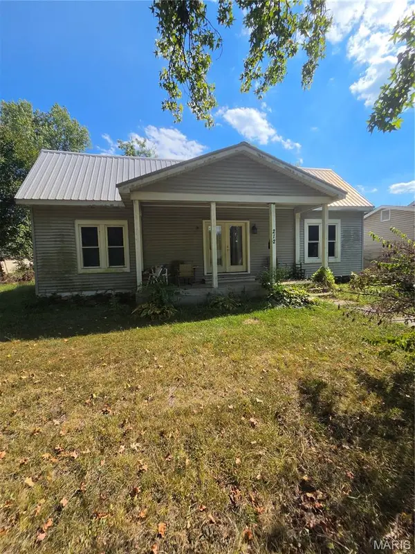 212 E James Boulevard, St James, MO 65559