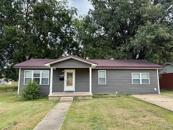 328 W Oak Street, Dexter, MO 63841