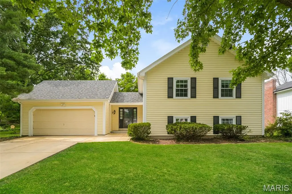 15027 Isleview Drive, Chesterfield, MO 63017 - #1