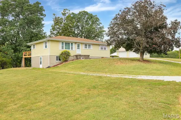 33877 Delhi Road, Brighton, IL 62012