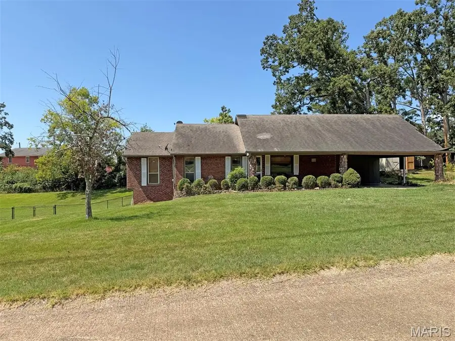 2033 Meadows Road, Poplar Bluff, MO 63901 - #2