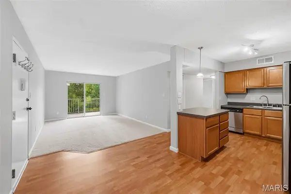 1445 Willow Brook Cove #9, St Louis, MO 63146