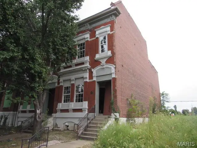2926 James Cool Papa Bell Avenue, Saint Louis, MO 63106 - #2