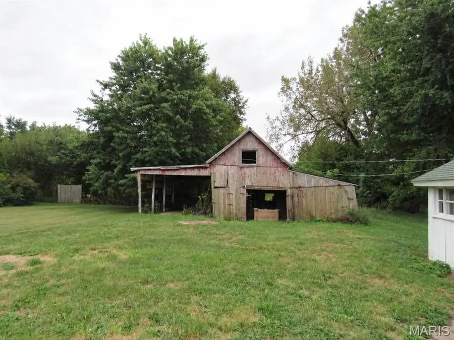 549 W Bridgeport Street, White Hall, IL 62092 - #3