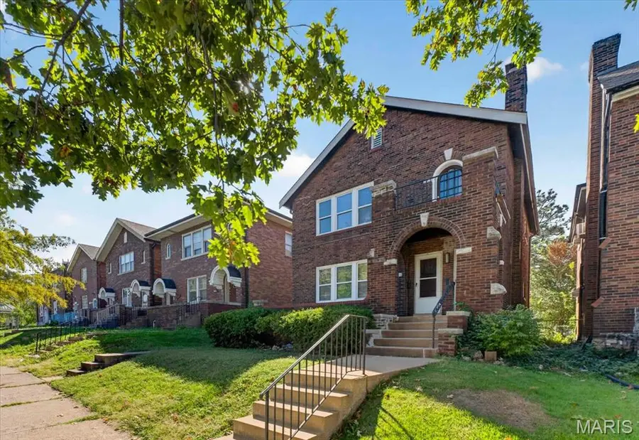 3916 Dunnica Avenue, Saint Louis, MO 63116 - #3