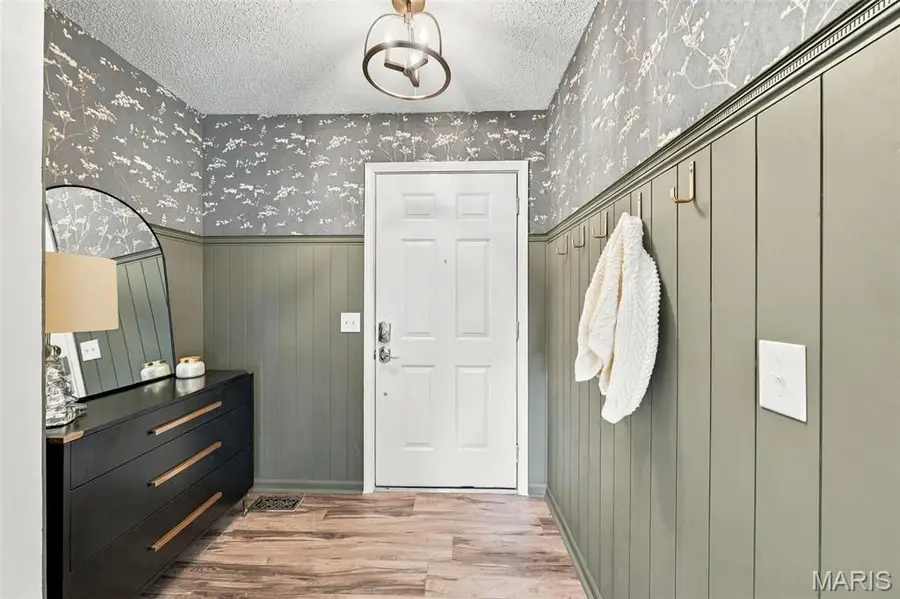 6 S Perry Circle, Ofallon, MO 63366 - #3