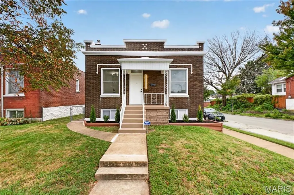 4372 Ellenwood Avenue, Saint Louis, MO 63116 - #1