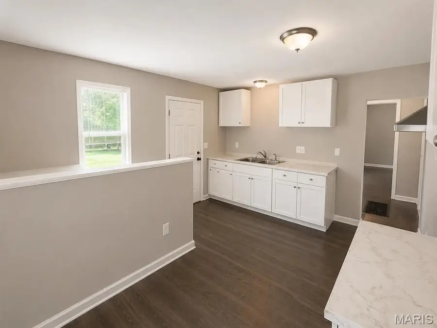 24 Vierling Drive, Calverton Park, MO 63135 - #2