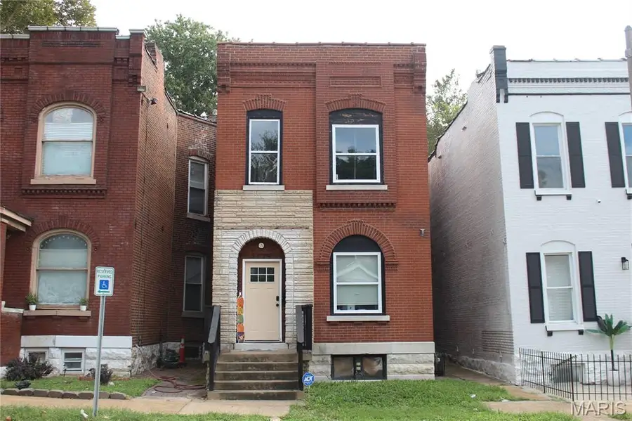 3614 Iowa Avenue, Saint Louis, MO 63118 - #2