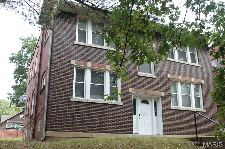 5335 Bancroft Avenue, Saint Louis, MO 63109 - #3