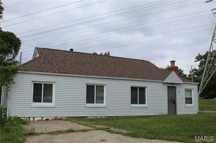 8109 Cler Avenue, Bel Ridge, MO 63114 - #2