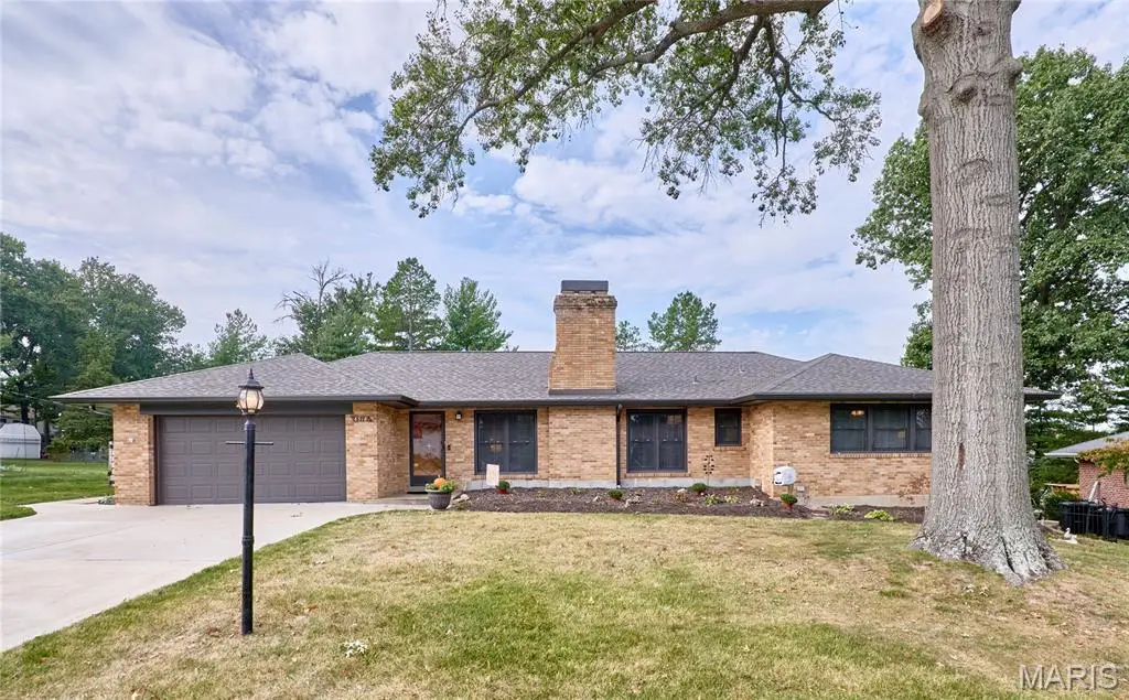 4518 Bellewood Drive, Saint Louis, MO 63125 - #1