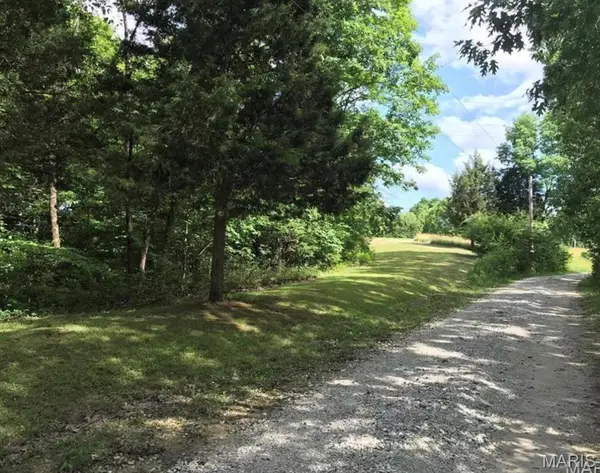 2 Hennessey Lane, Pacific, MO 63069