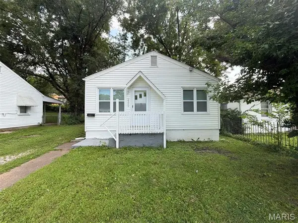 2326 Chambers Road, St Louis, MO 63136