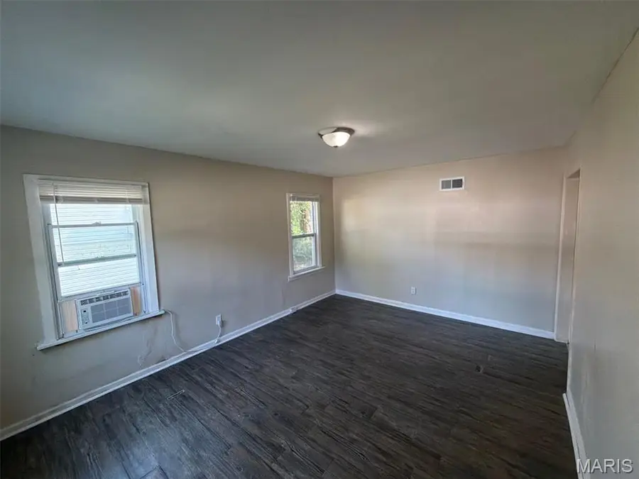 2326 Chambers Road, Saint Louis, MO 63136 - #2