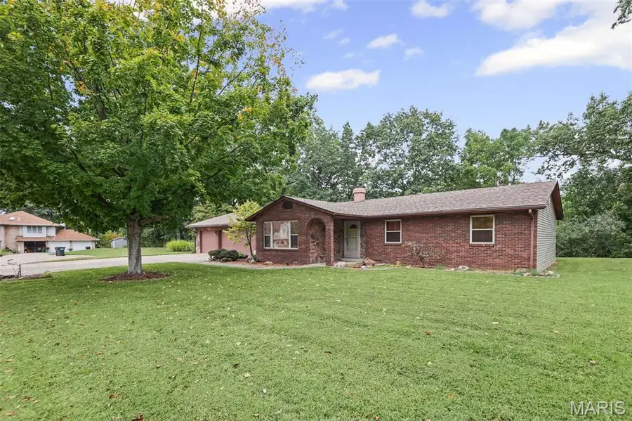 217 Hall Point, Fairview Heights, IL 62208 - #3