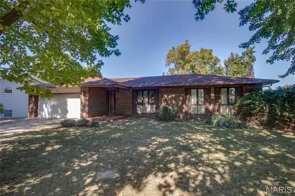 108 Bethany Lane, Godfrey, IL 62035