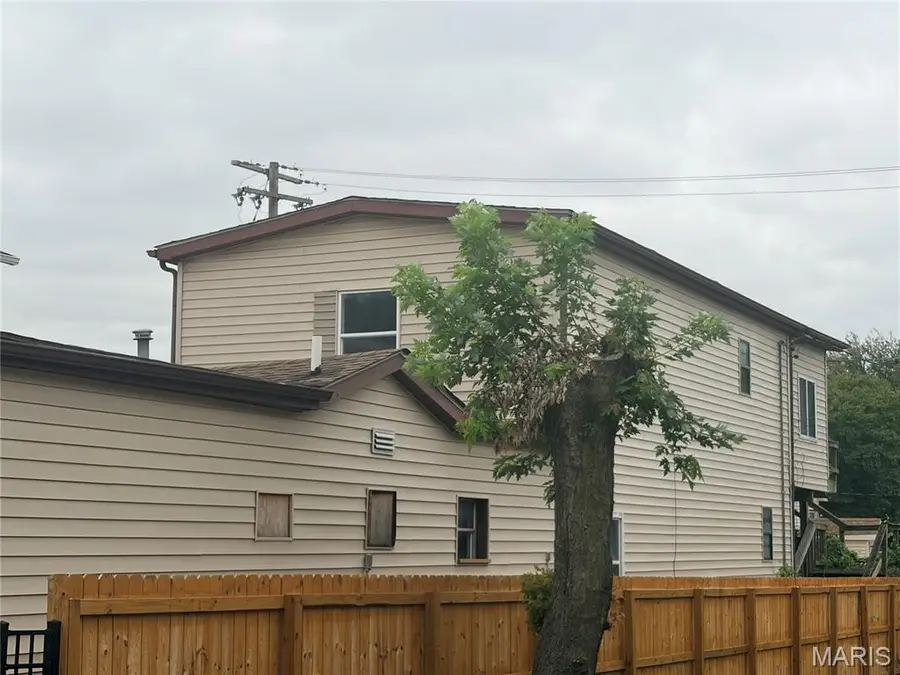 305 Meredocia Street, Madison, IL 62060 - #2