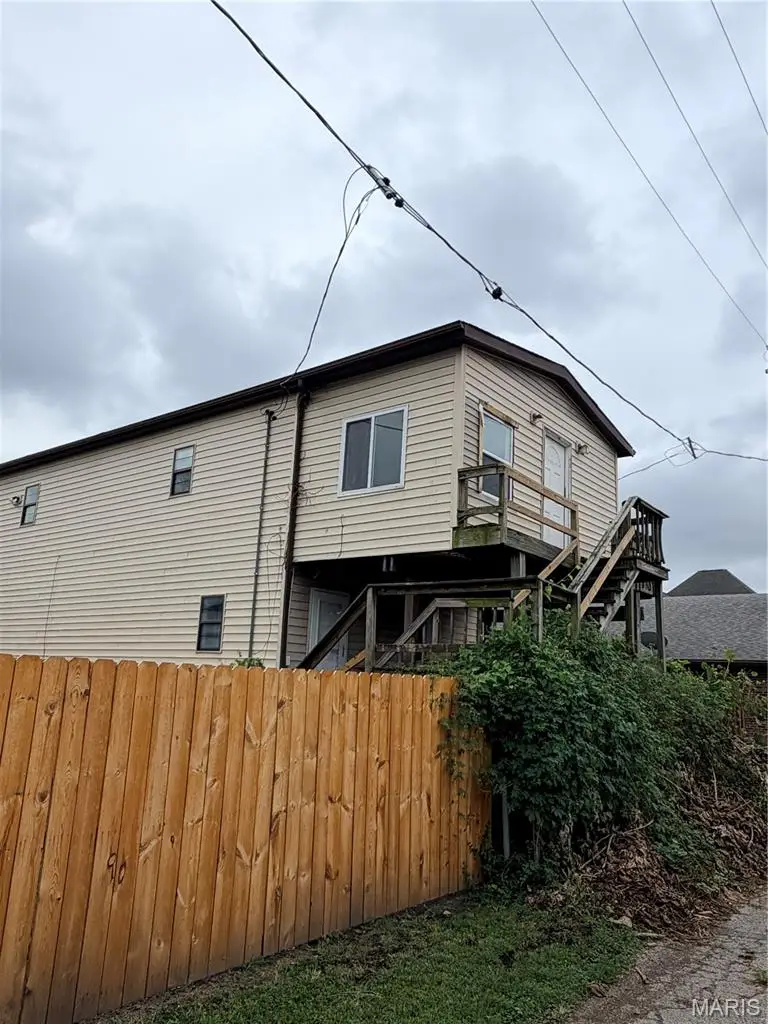 305 Meredocia Street, Madison, IL 62060 - #3