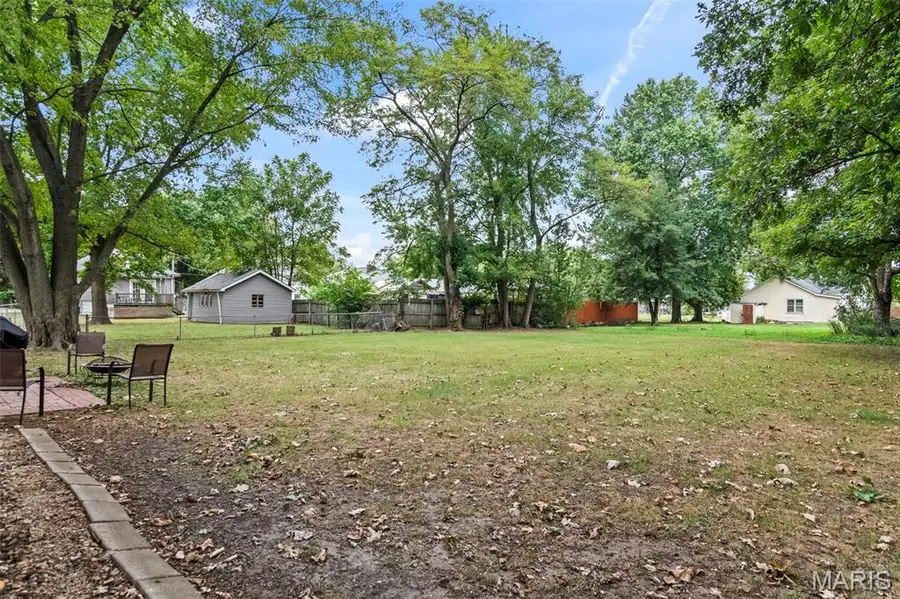 517 E Columbia Street, Litchfield, IL 62056 - #3