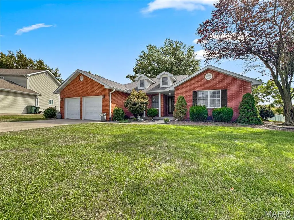 106 Elmwood Street, Waterloo, IL 62298 - #1