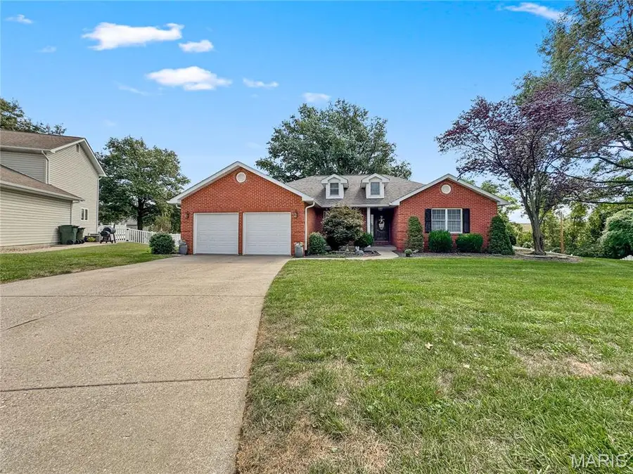 106 Elmwood Street, Waterloo, IL 62298 - #2