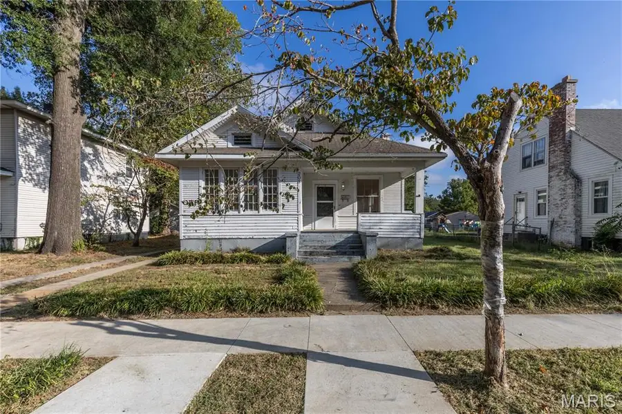 208 Hunter, Charleston, MO 63834 - #2