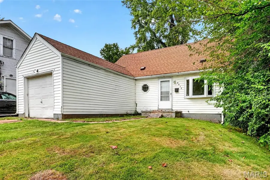 8817 Blewett Avenue, Saint Louis, MO 63136 - #2