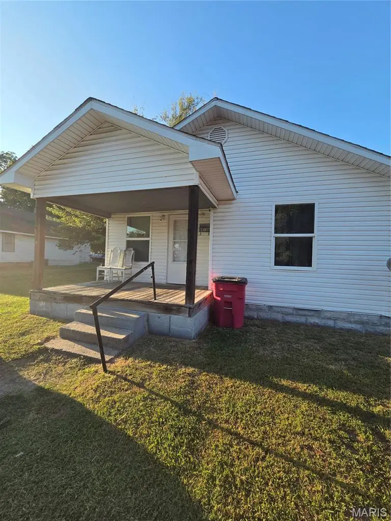 810 E Kathleen Street, Sikeston, MO 63801 - #1