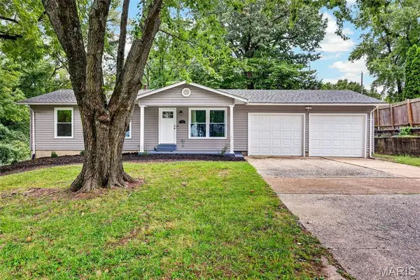 11 Highland Drive, St Charles, MO 63303