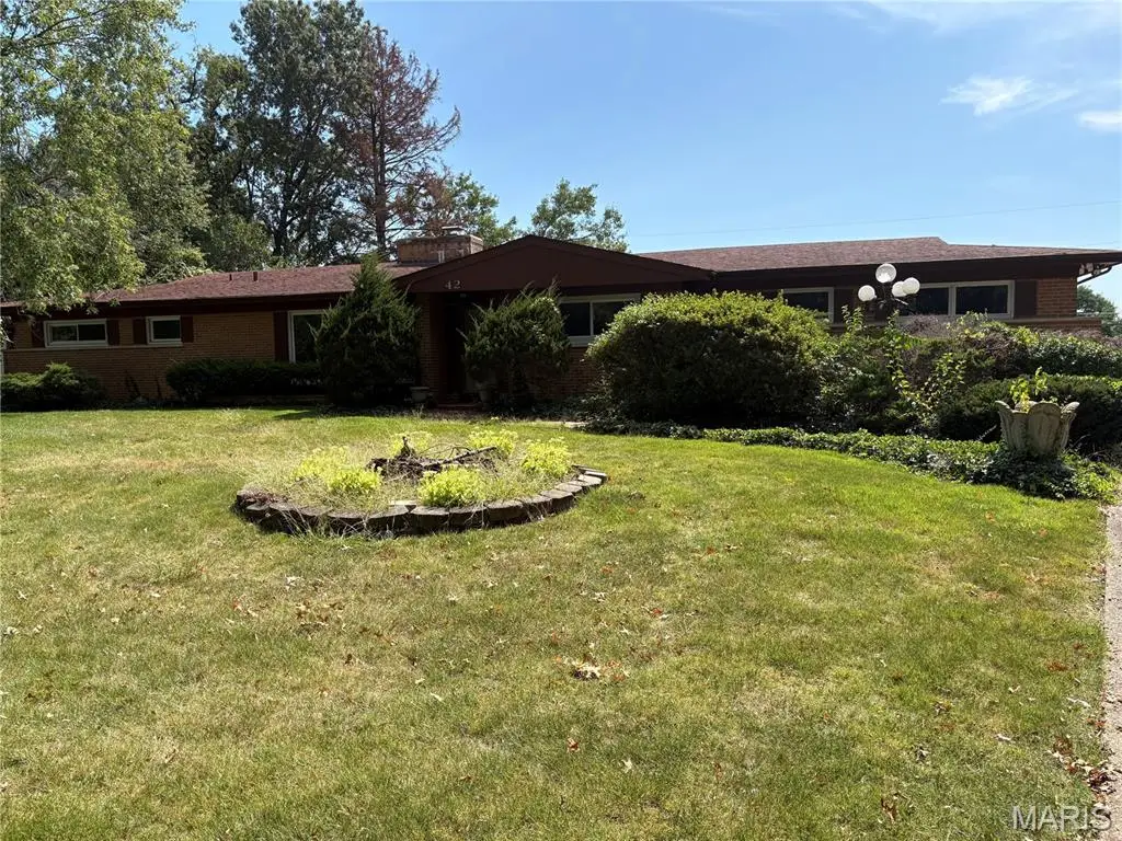 42 Harneywold Drive, Saint Louis, MO 63136 - #1