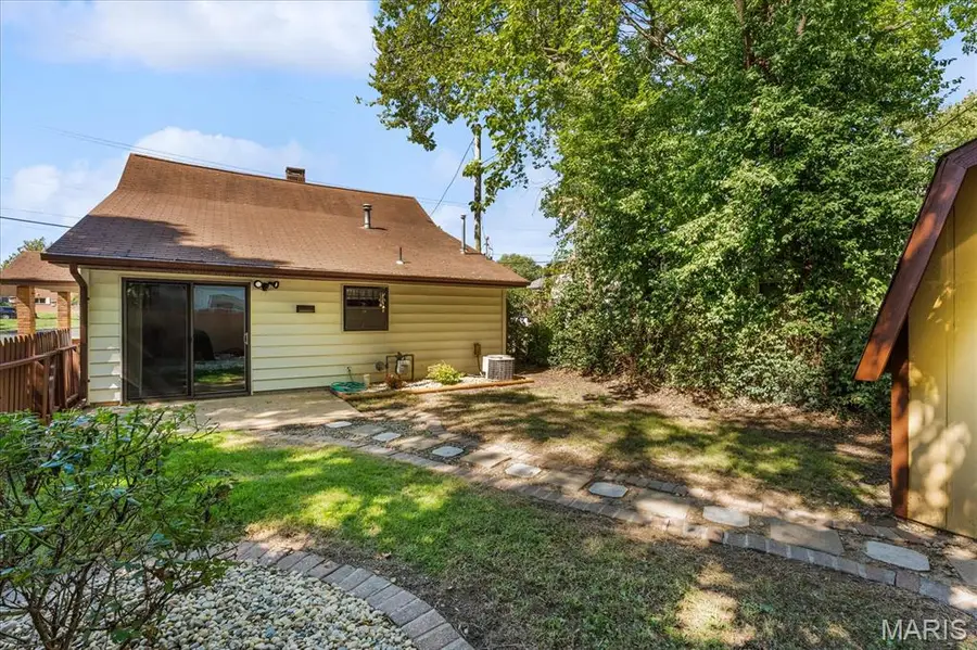 211 E Monroe Street, Belleville, IL 62220 - #2