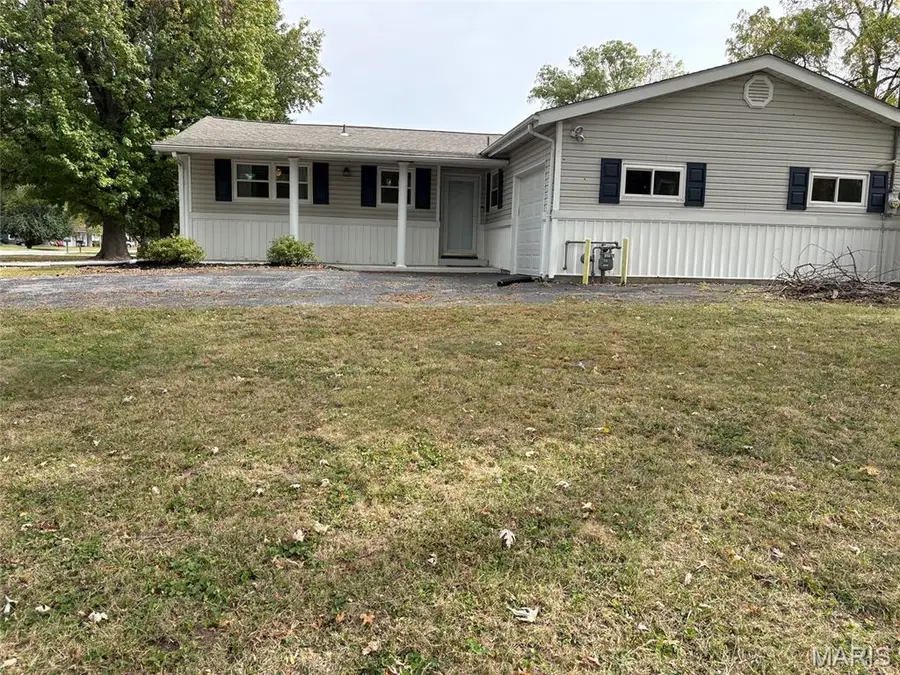 112 Kassing Avenue, Fairview Heights, IL 62208 - #3