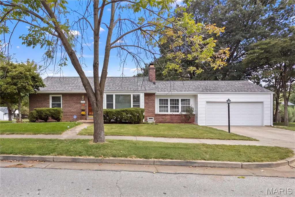 1252 Liggett Avenue, Crestwood, MO 63126 - #1
