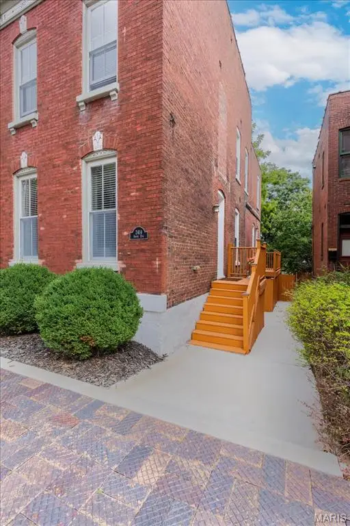 2414 S 11th Street, Saint Louis, MO 63104 - #3