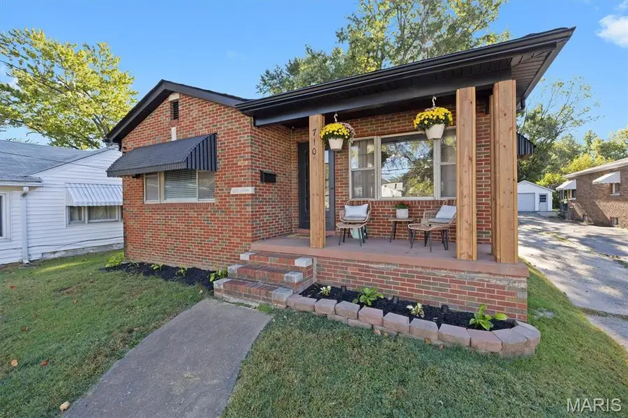 710 N Keebler Avenue, Collinsville, IL 62234 - #2