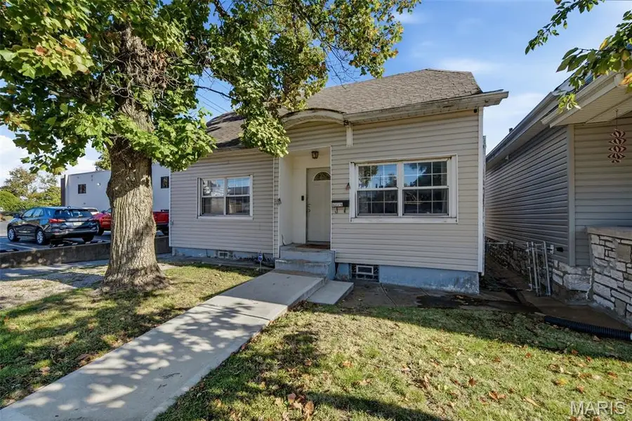 4879 Oldenburg Avenue, Saint Louis, MO 63123 - #2