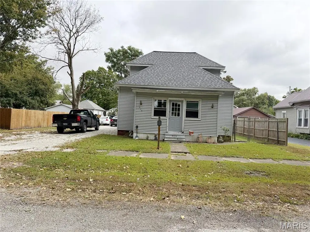 515 S Cedar Street, Nokomis, IL 62075 - #1