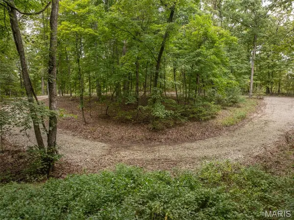 2527 Alpine Trails Drive, Innsbrook, MO 63390