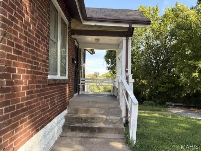 409 Abston Avenue, Ferguson, MO 63135 - #2